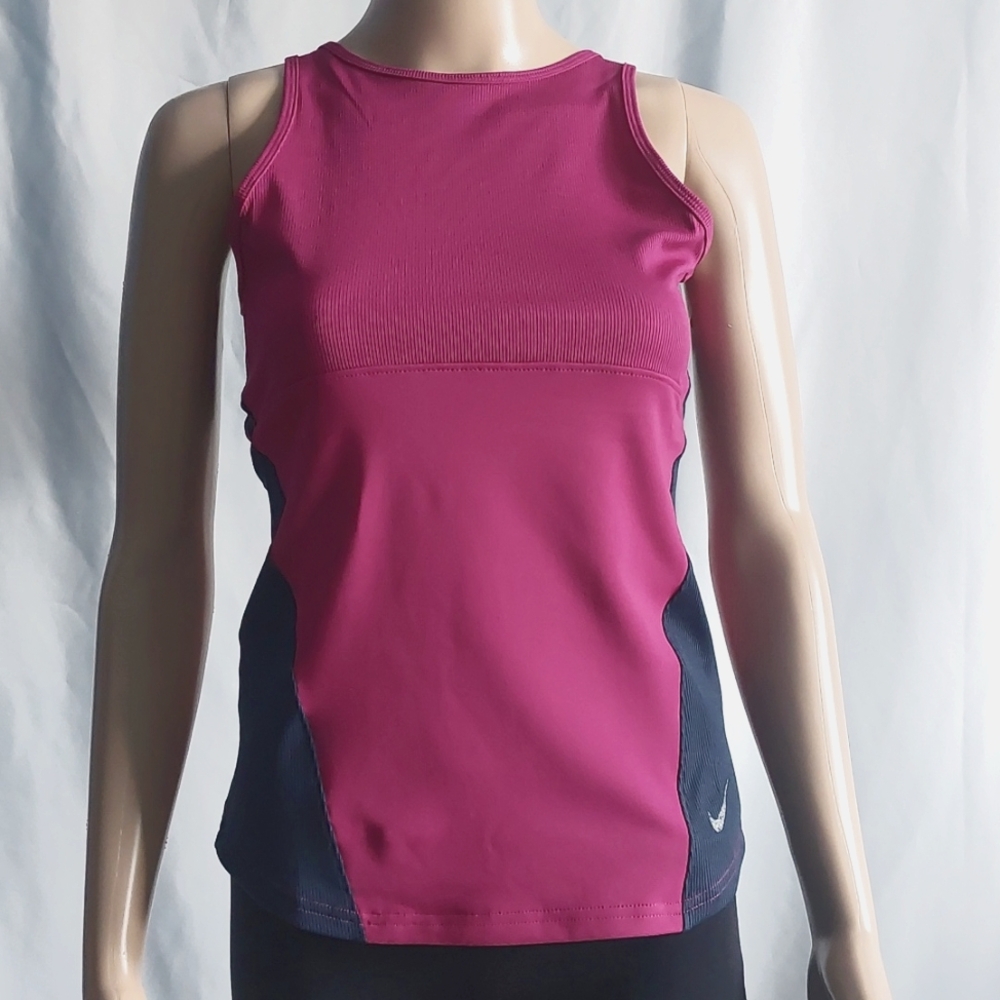Nike trainng Women's Berry Colorblock open Back Ribbed Slim Fit Tank Size‎ S